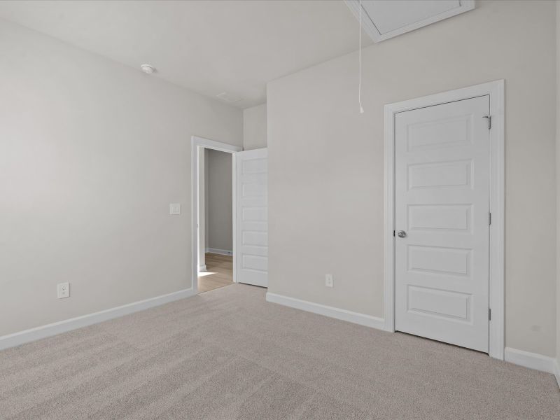 Spacious, unfurnished interior of a new home in Creek Ridge - Signature Collection, Spartanburg (Image 14).