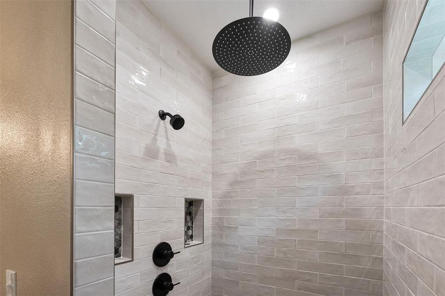 Close-up of interior finishes inside a home in , Gun Barrel City (Image 14).