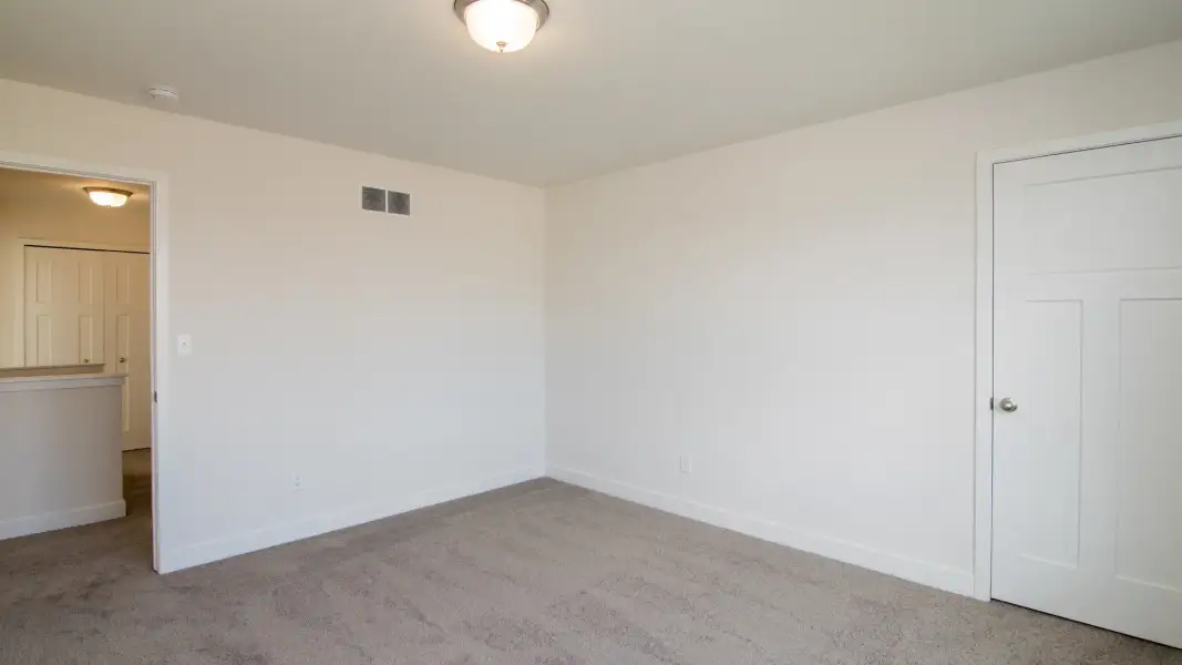Representative unfurnished interior of a home built from the The Hartland by Norfolk Homes in Offsite Builds Southern Michigan, Ann Arbor (Image 76).