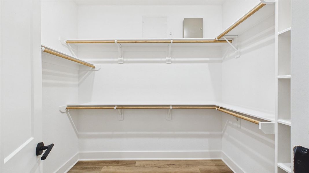 Spacious, unfurnished interior of a new home in Reynolds Landing, Houston (Image 23). Spacious, unfurnished interior of a new home in Reynolds Landing, Houston (Image 23).
