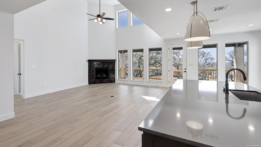 Spacious, unfurnished interior of a new home in The Ranches at Creekside, Boerne (Image 19).