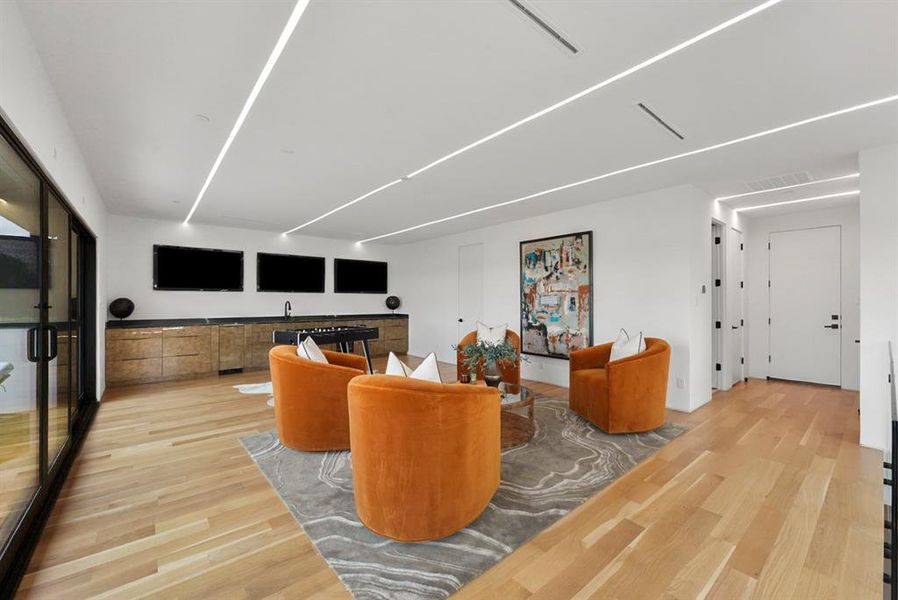 Furnished interior view inside a new home in , Dallas (Image 8).