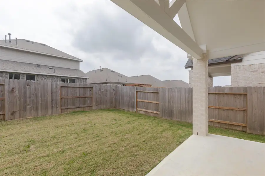 Suitable for outdoor relaxation or gardening