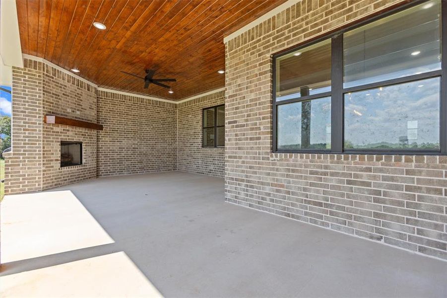 Exterior details and patio area of a home in , Lindale (Image 3).