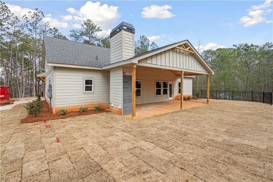Exterior details and patio area of a home in , Villa Rica (Image 3).