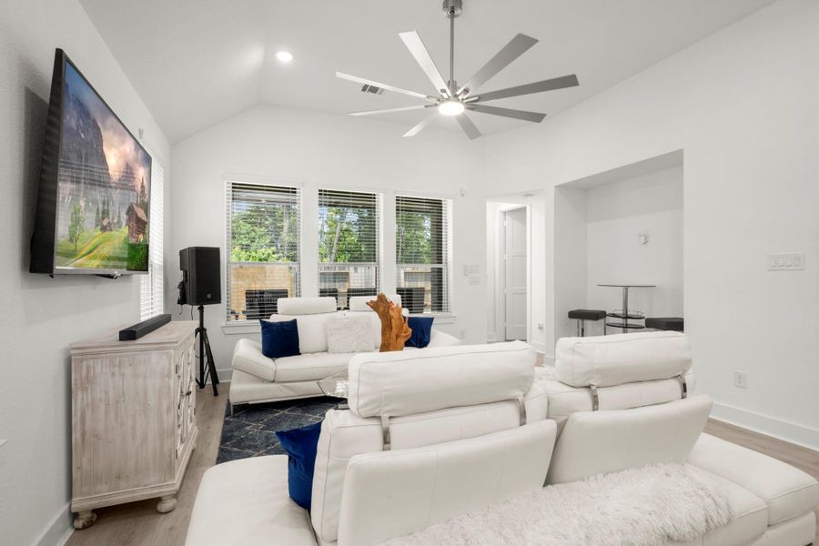 Furnished interior view inside a new home in Evergreen, Conroe (Image 24). Furnished interior view inside a new home in Evergreen, Conroe (Image 24).