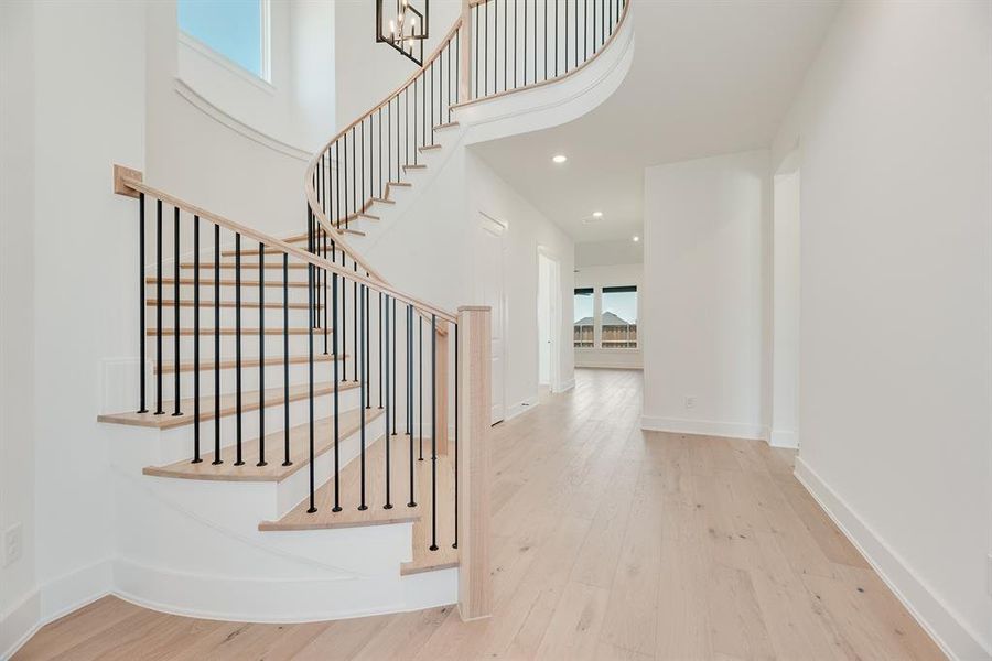 Spacious, unfurnished interior of a new home in Hillside Village, Celina (Image 26).