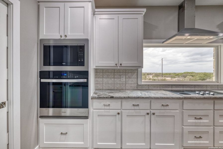 Furnished interior view inside a new home in , Uvalde (Image 14).