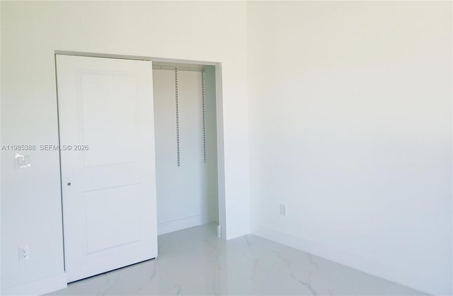 Spacious, unfurnished interior of a new home in , Pompano Beach (Image 14).