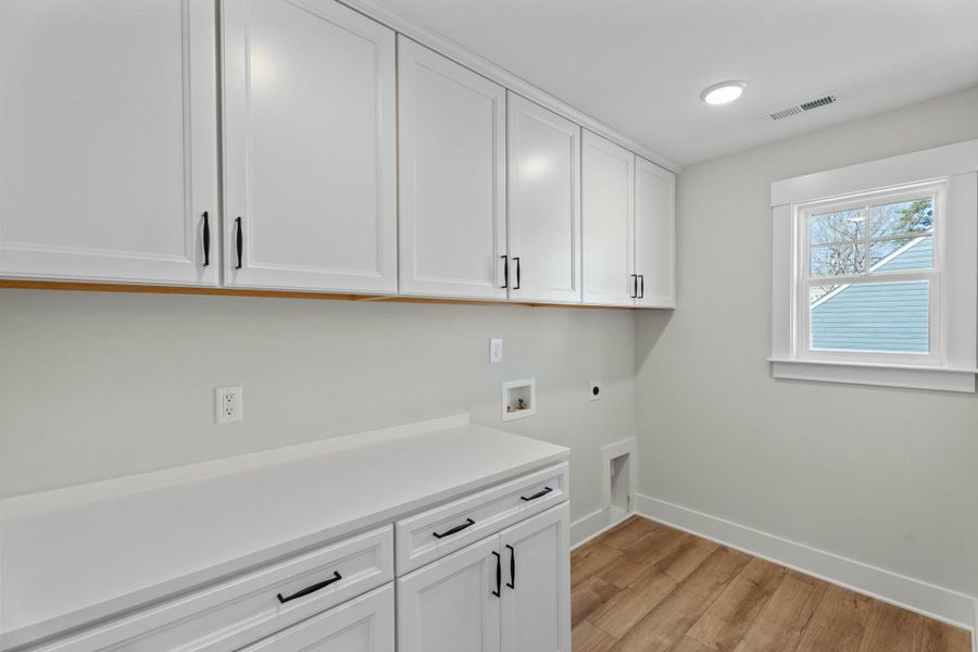 Furnished interior view inside a new home in Redland, Advance (Image 11).