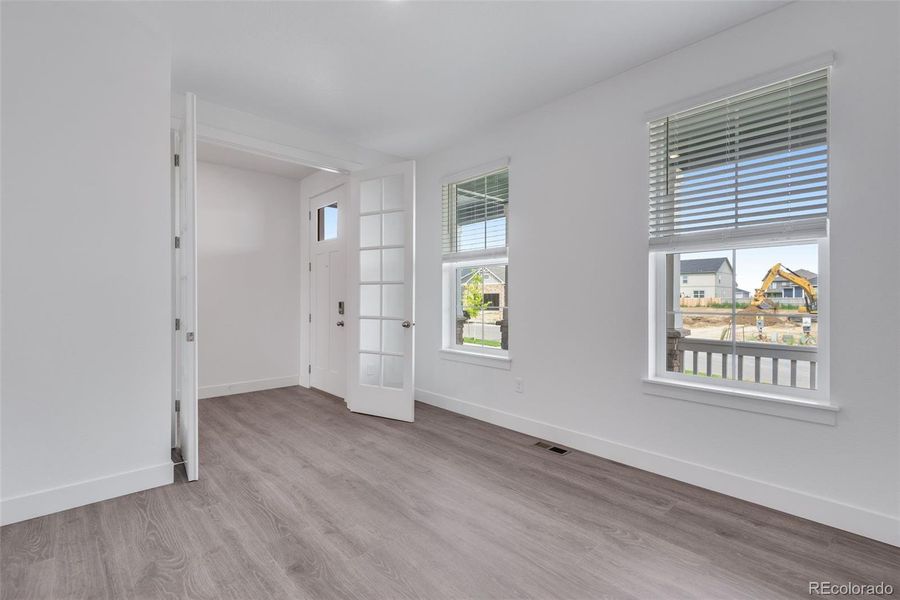 Spacious, unfurnished interior of a new home in Vantage, Berthoud (Image 24).