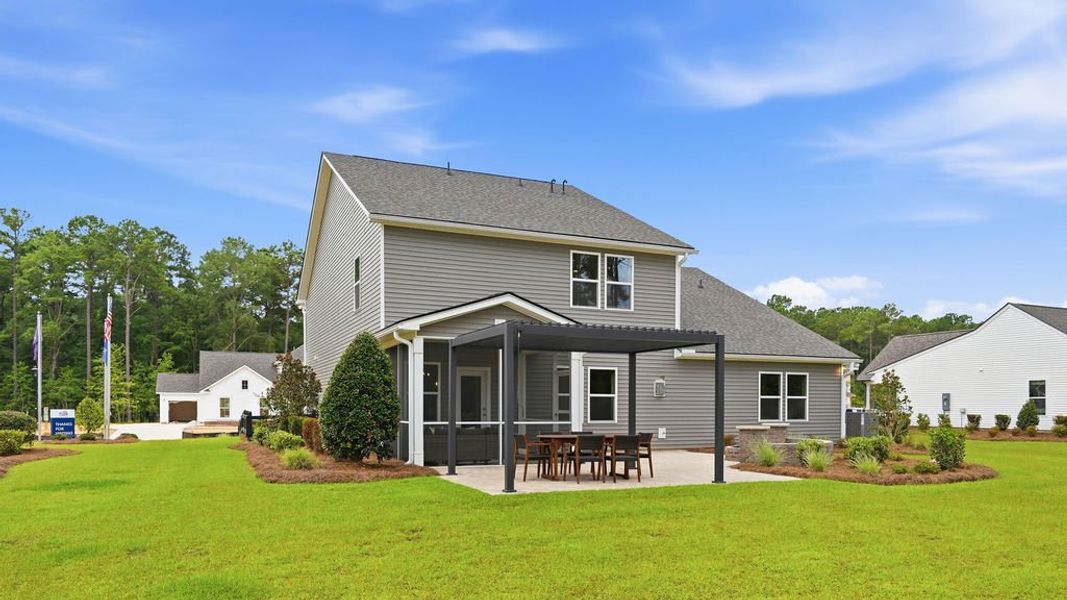 Representative exterior details of a home built from the Braddock by Pulte Homes in Oakleaf Chase, Blythewood (Image 4).