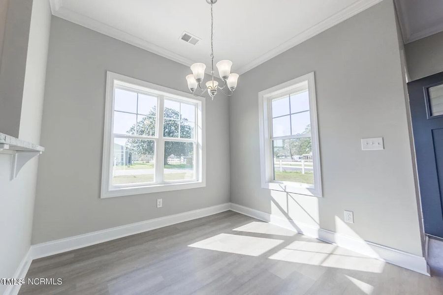 16ff321a14bb7408dd968b6307cbaaf8-uncropp