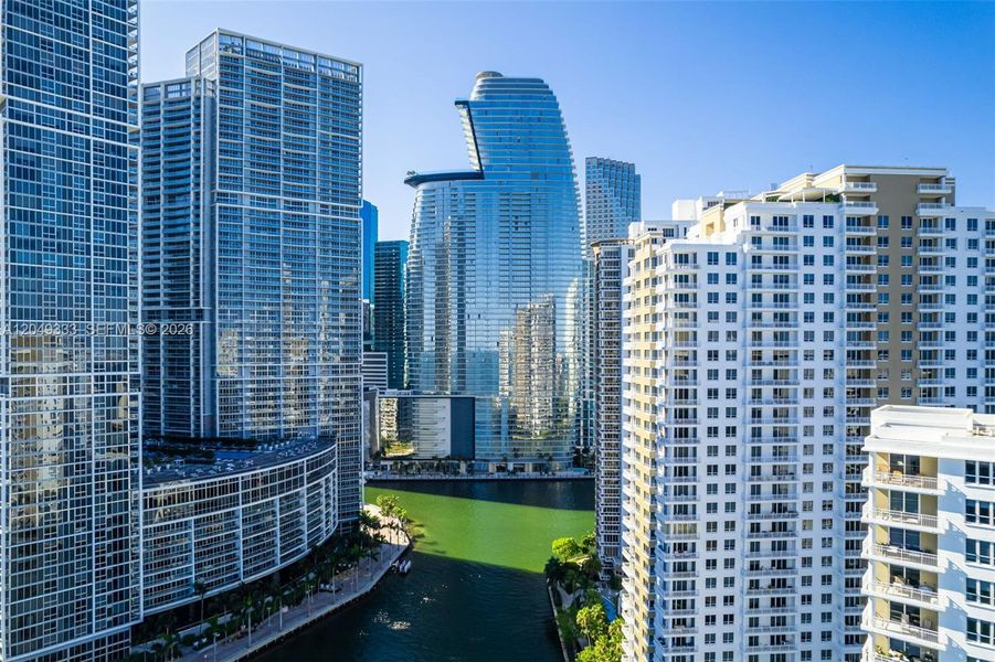 Condo located in Miami, FL showcasing its design and architecture (Image 29).