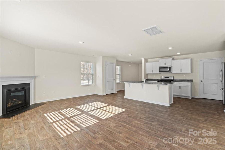 Spacious, unfurnished interior of a new home in , York (Image 26).