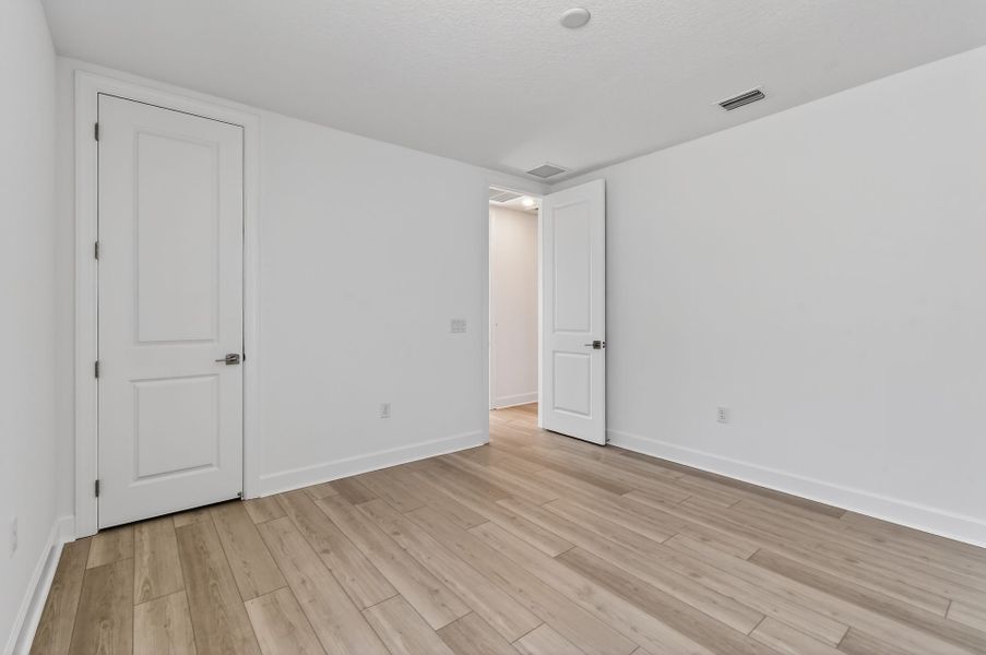 Spacious, unfurnished interior of a new home in Hendrix Reserve, Lake Worth (Image 38).