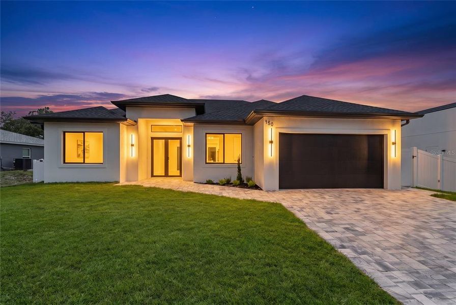 Exterior details and patio area of a home in , Port Charlotte (Image 29).
