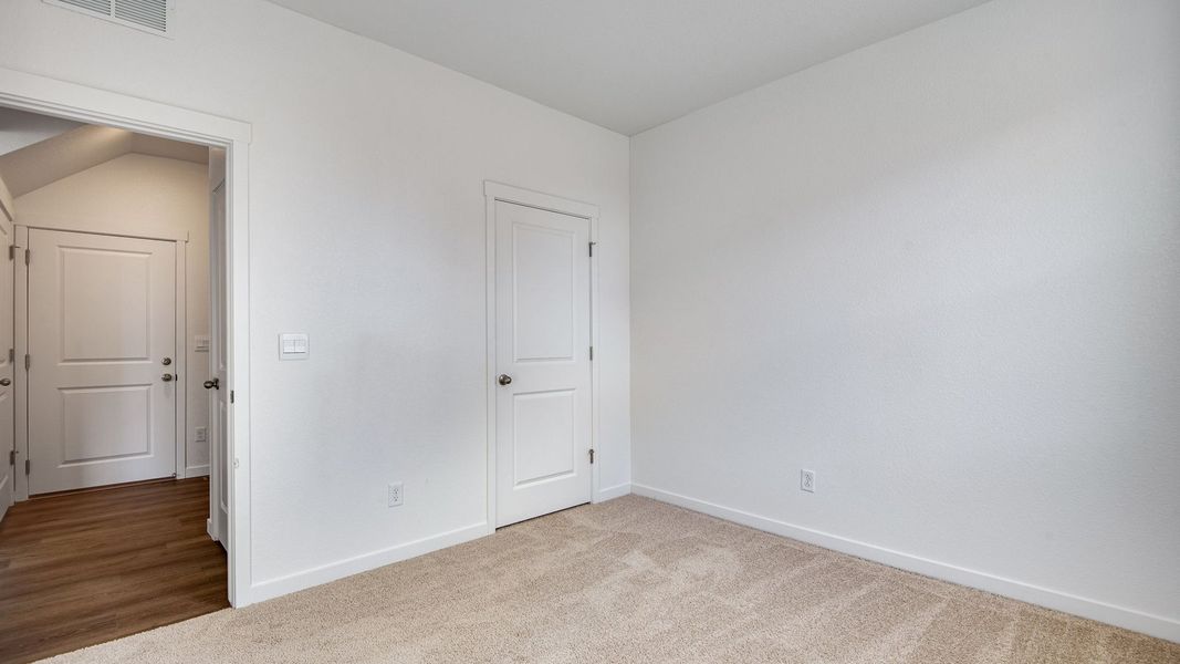 Spacious, unfurnished interior of a new home in Silver Peaks, Lochbuie (Image 21). Spacious, unfurnished interior of a new home in Silver Peaks, Lochbuie (Image 21).