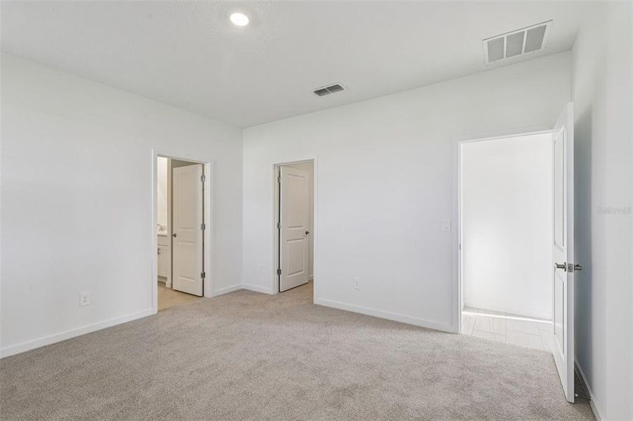 Spacious, unfurnished interior of a new home in Colbert Landings, Palm Coast (Image 26).
