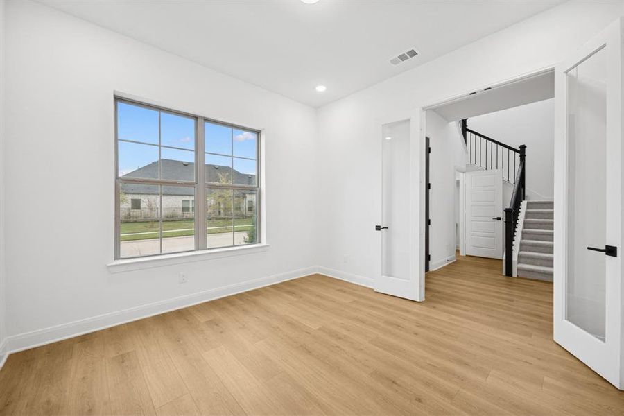 Spacious, unfurnished interior of a new home in Mantua Point Gardens, Van Alstyne (Image 22).