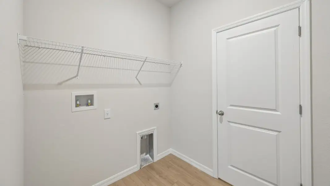 Spacious, unfurnished interior of a new home in Oakfield Trails, Parrish (Image 27).