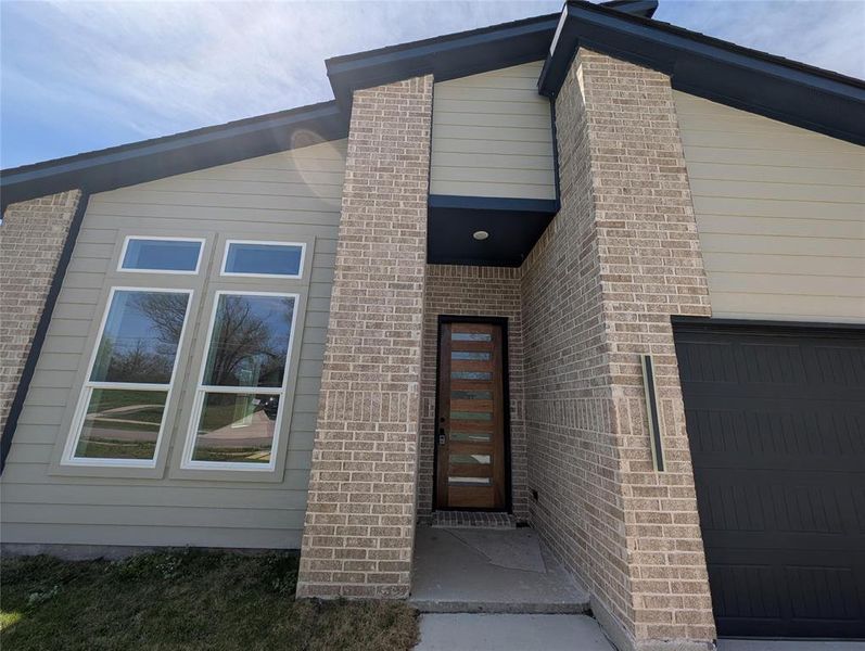Exterior details and patio area of a home in , Greenville (Image 4).