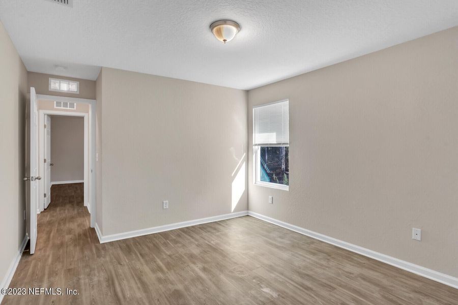 Spacious, unfurnished interior of a new home in , Jacksonville (Image 18).