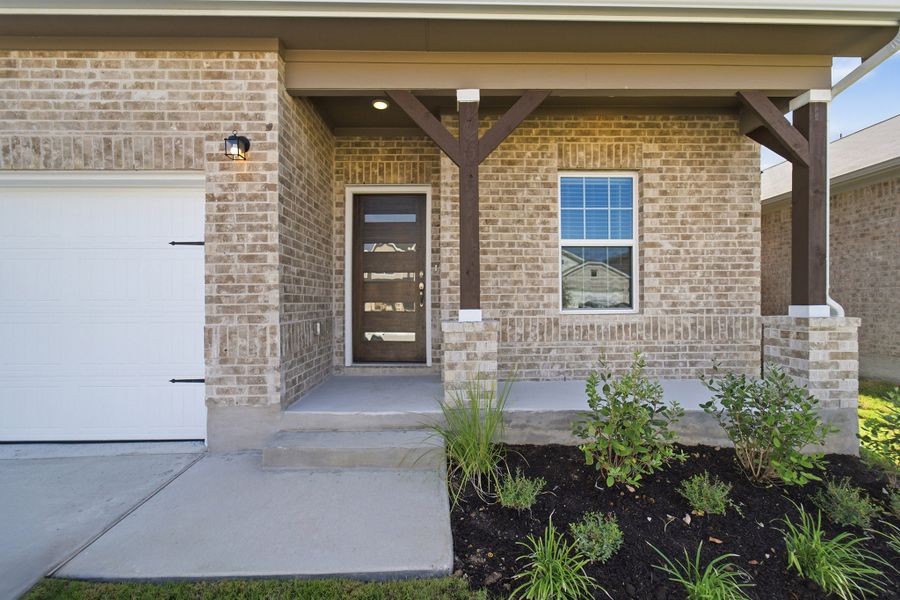 Exterior details and patio area of a home in Sunfield, Buda (Image 3).