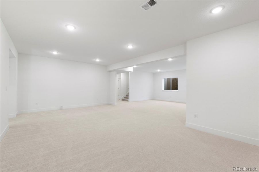 Spacious, unfurnished interior of a new home in Montaine, Castle Rock (Image 32).