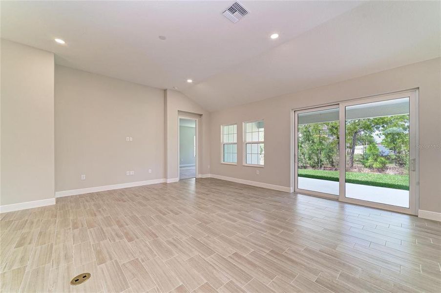 Spacious, unfurnished interior of a new home in Caldera, Spring Hill (Image 23).