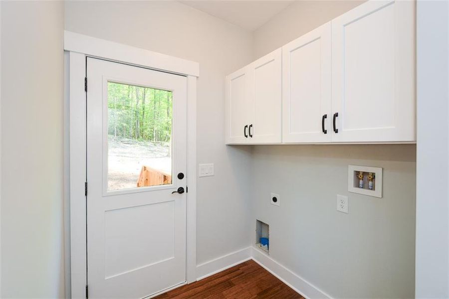 Spacious, unfurnished interior of a new home in , Ellijay (Image 31).