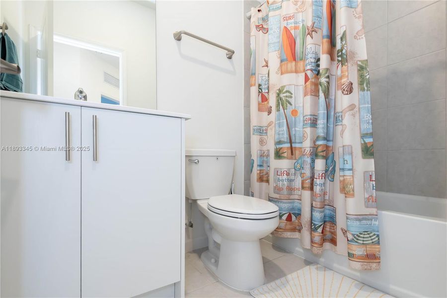 Furnished interior view inside a new home in , Pembroke Pines (Image 24). Furnished interior view inside a new home in , Pembroke Pines (Image 24).