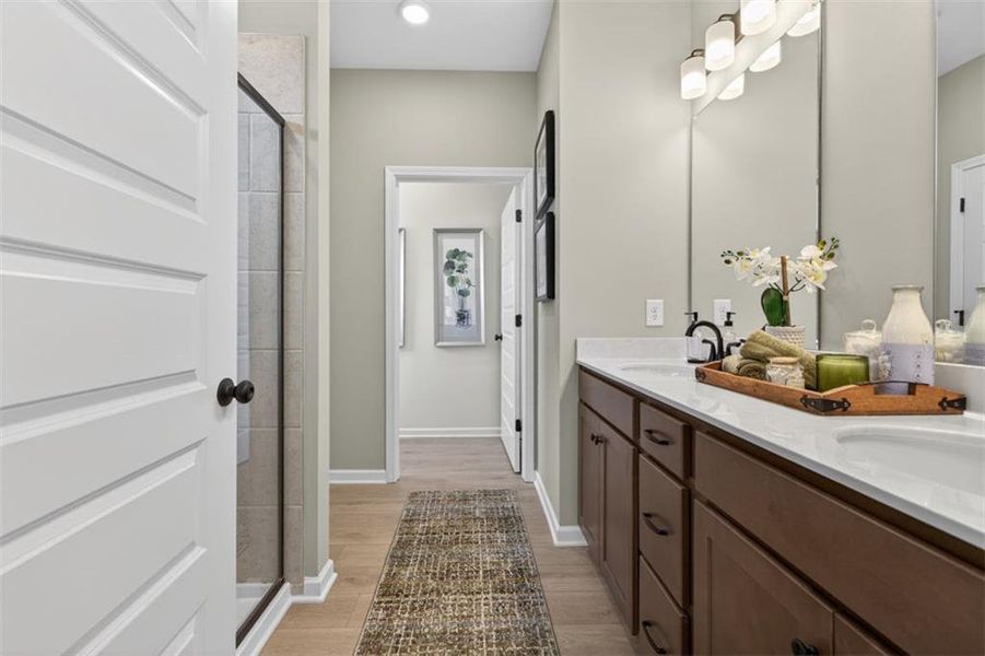 Furnished interior view inside a new home in Oakmont, Dallas (Image 23).