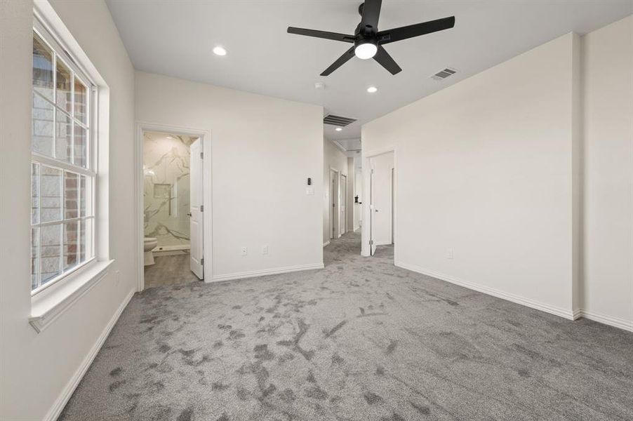 Spacious, unfurnished interior of a new home in , Grand Prairie (Image 21).