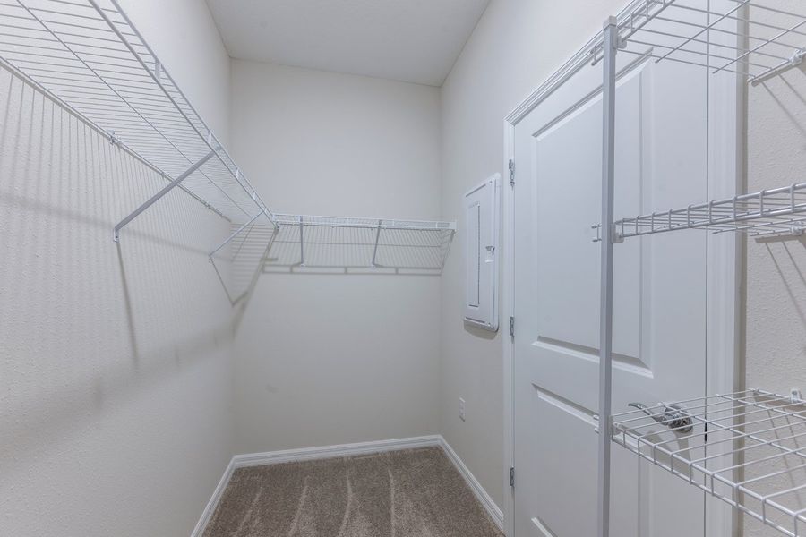 Spacious, unfurnished interior of a new home in Cherrywood Preserve, Ocala (Image 16).