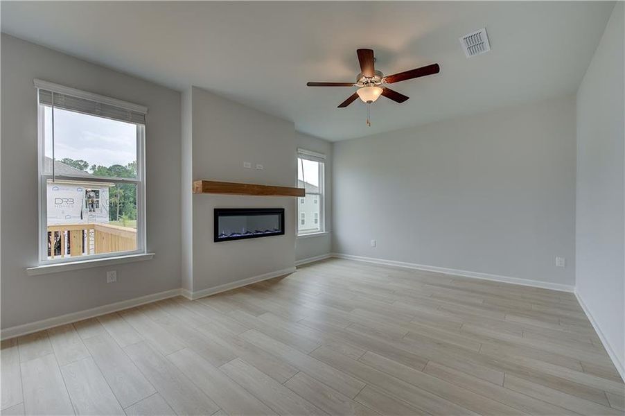 Spacious, unfurnished interior of a new home in Enclave at Evergreen, Fairburn (Image 9). Spacious, unfurnished interior of a new home in Enclave at Evergreen, Fairburn (Image 9).