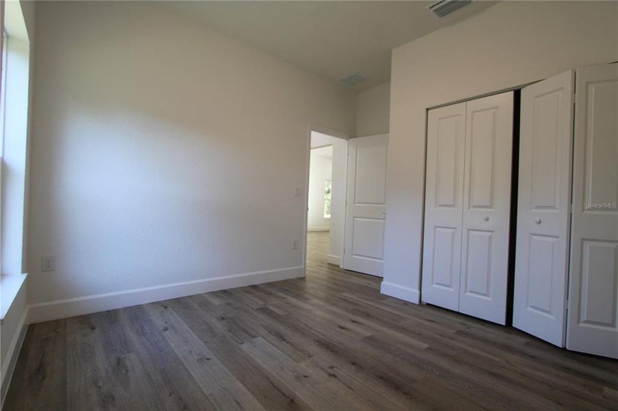 Spacious, unfurnished interior of a new home in , Citrus Springs (Image 19).