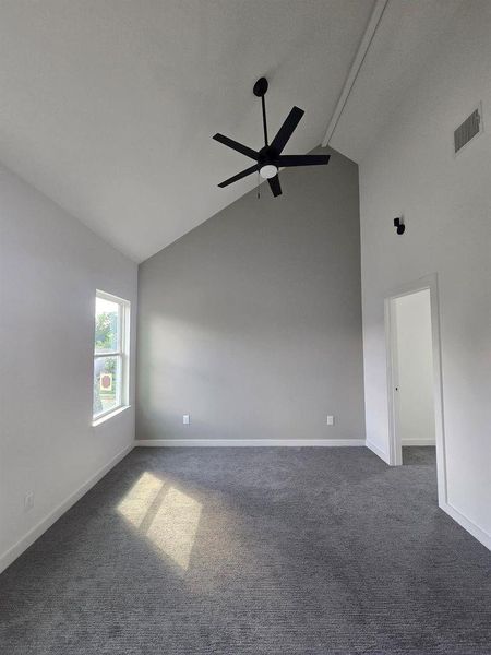 Spacious, unfurnished interior of a new home in , Houston (Image 10).