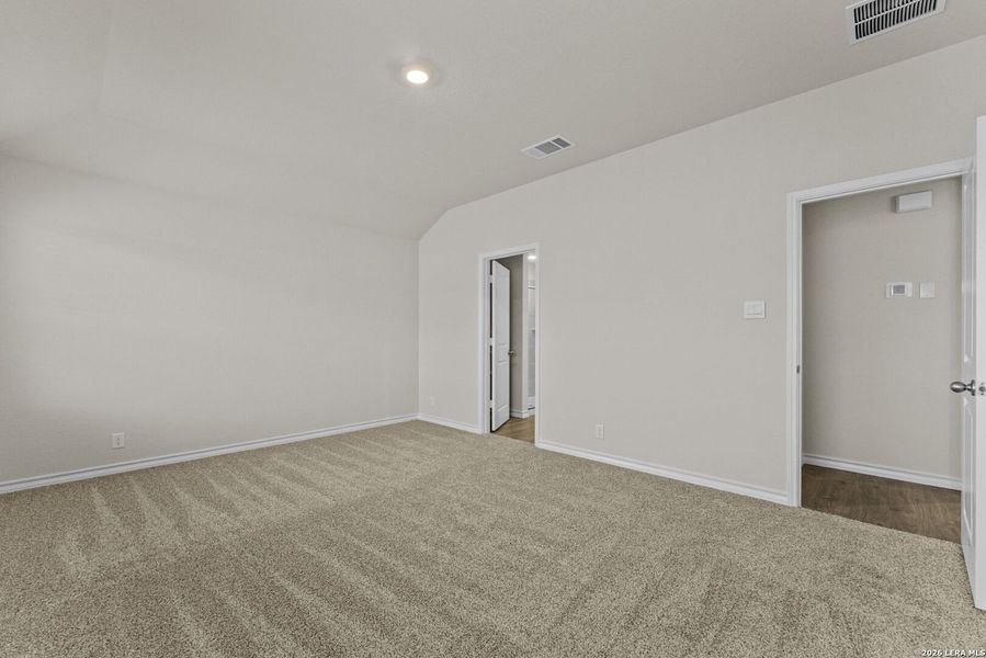 Spacious, unfurnished interior of a new home in Brookstone Creek, San Antonio (Image 24).