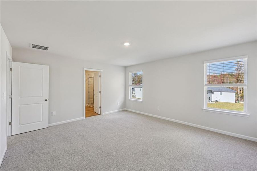 Spacious, unfurnished interior of a new home in The Oaks at Dawson, Dawsonville (Image 23).