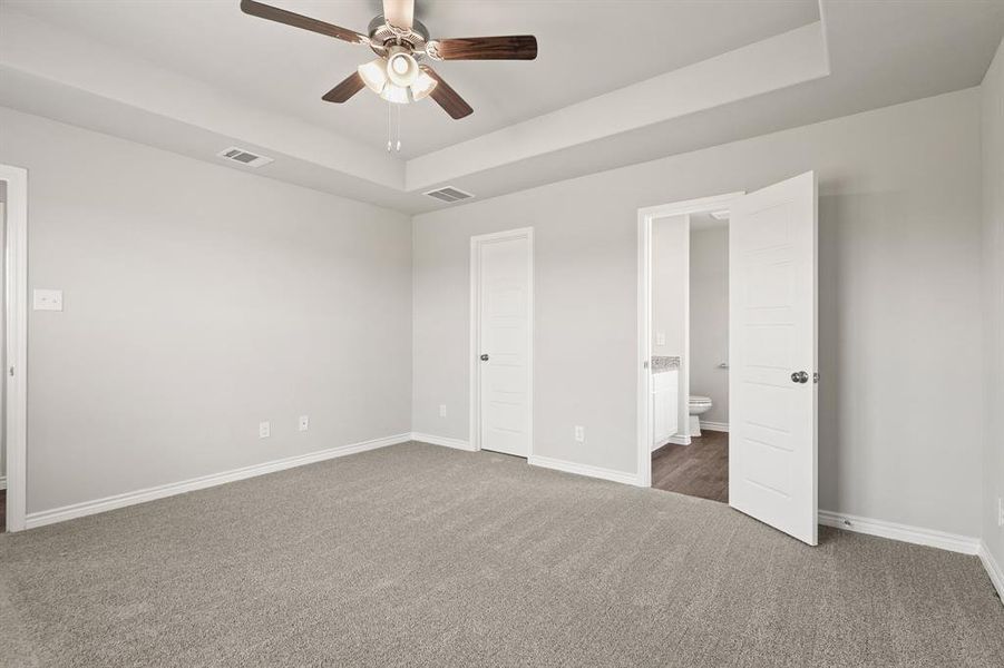 Spacious, unfurnished interior of a new home in Rocky Creek Crossing, Fort Worth (Image 29).