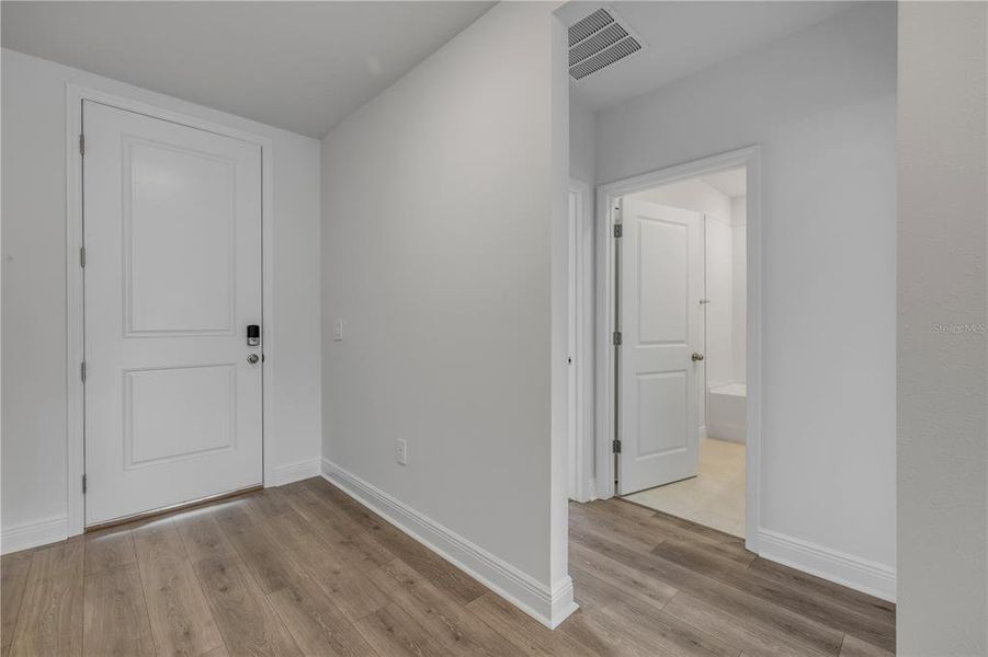 Spacious, unfurnished interior of a new home in , Lady Lake (Image 27).