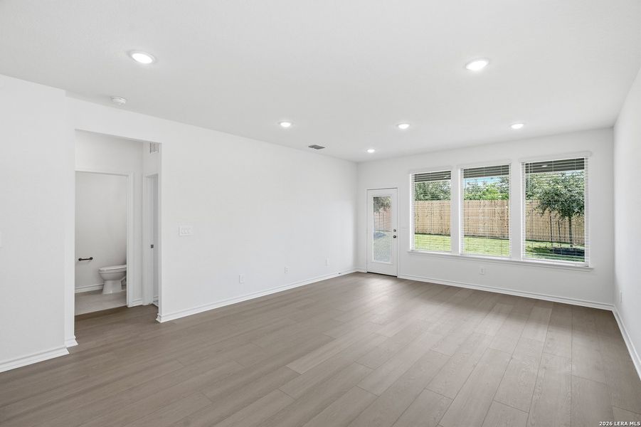 Spacious, unfurnished interior of a new home in Bison Ridge, San Antonio (Image 45). Spacious, unfurnished interior of a new home in Bison Ridge, San Antonio (Image 45).