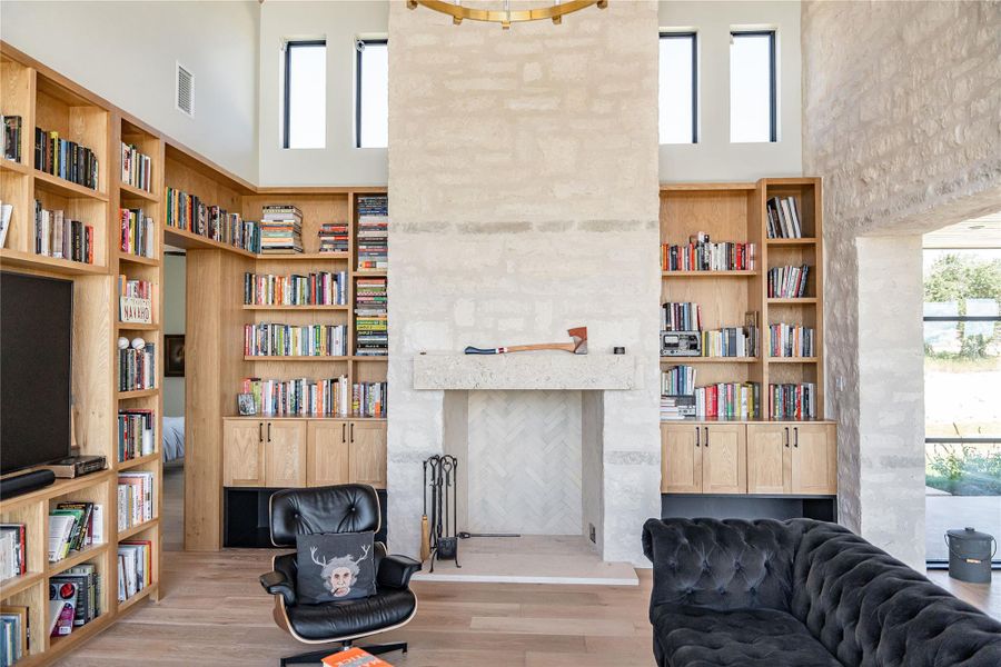 Furnished interior view inside a new home in , Blanco (Image 6).