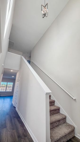 Spacious, unfurnished interior of a new home in Grand Reserve, Hinesville (Image 9).