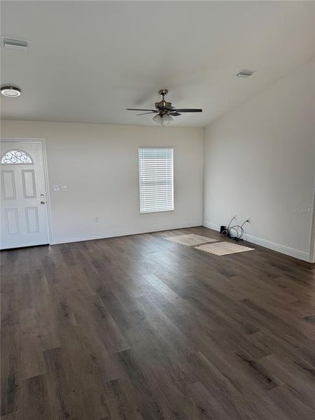Spacious, unfurnished interior of a new home in , Ocala (Image 9).