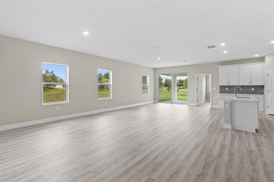Spacious, unfurnished interior of a new home in , Ocala (Image 30).