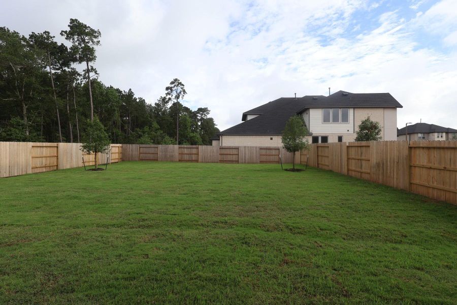 Exterior details and patio area of a home in Clopton Farms, Montgomery (Image 7).