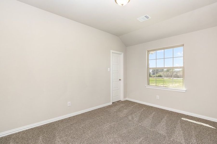 Spacious, unfurnished interior of a new home in Courts Of Bonnie Brae, Denton (Image 28).