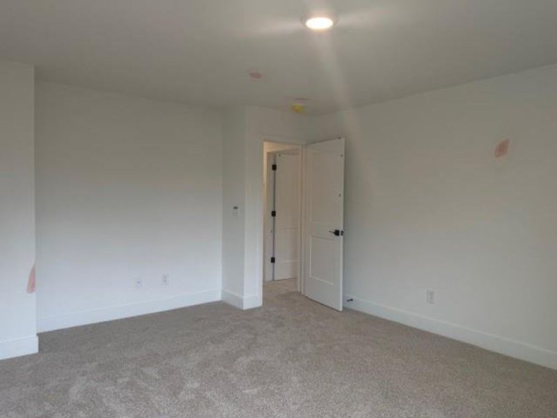 Spacious, unfurnished interior of a new home in Thunder Ridge, Dawsonville (Image 20).